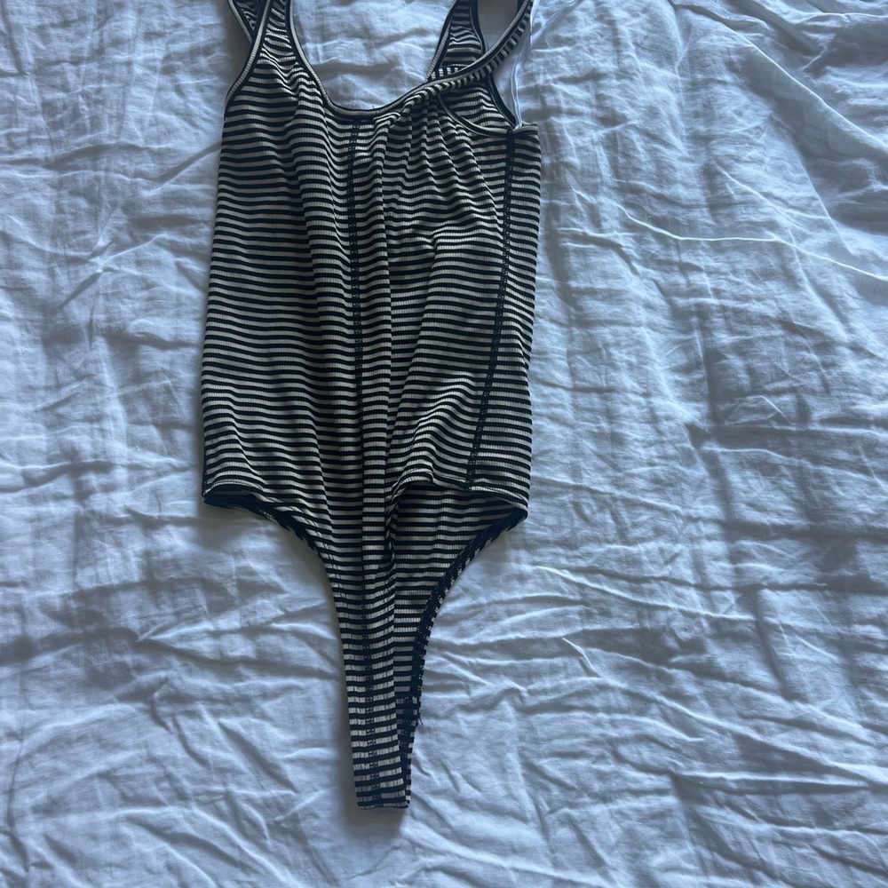 NWT Lulus Keep It Classic Black And White Striped V-neck Bodysuit Size S - Picture 6 of 6